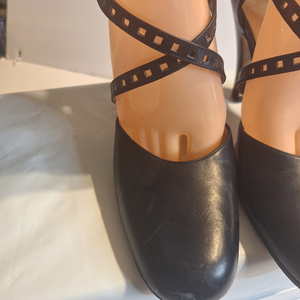 Bottega Veneta  Navy/Black Leather Strappy Heels. Size 8 B